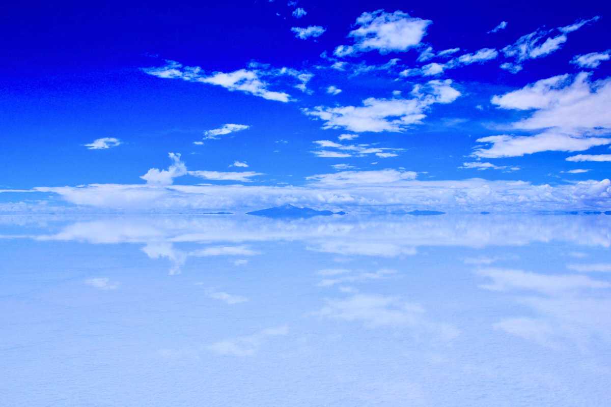 Salar de Uyuni: O Espelho Natural Mais Surreal do Mundo