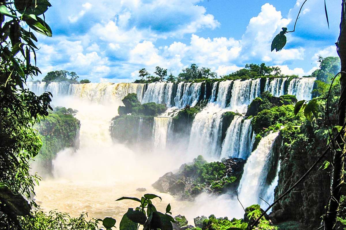 Cataratas do Iguaçu: Uma Maravilha Natural que Encanta o Mundo