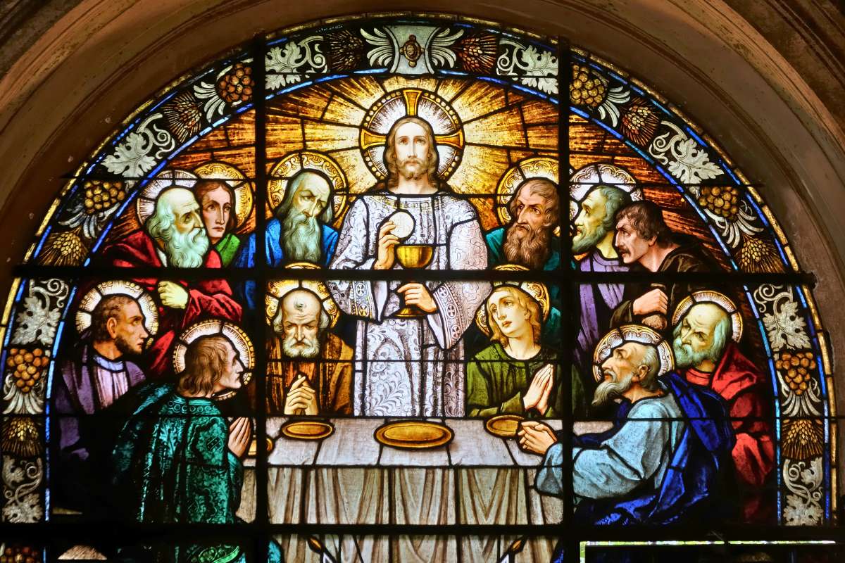 Cristianismo: A Jornada de Fé que Transformou o Mundo