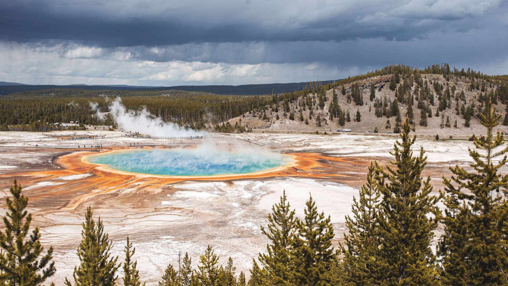 Parque Nacional de Yellowstone: Aventura, Geotermia e Vida Selvagem